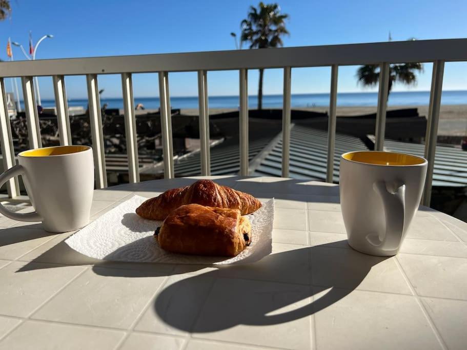 Le Carrousel - Apt Vue Mer - Plage A 10 M - Clim - Wifi Canet-en-Roussillon Eksteriør billede