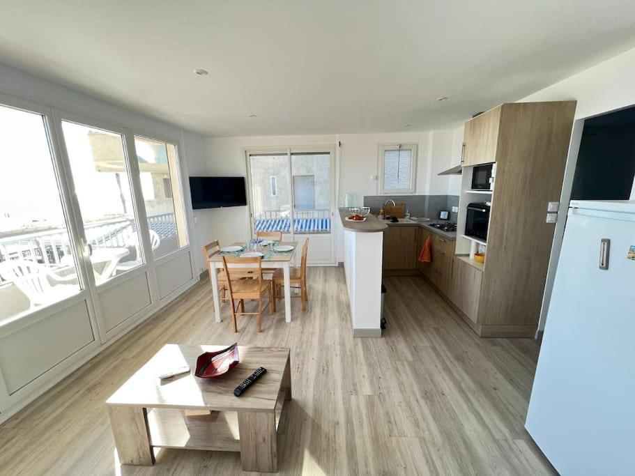 Le Carrousel - Apt Vue Mer - Plage A 10 M - Clim - Wifi Canet-en-Roussillon Eksteriør billede